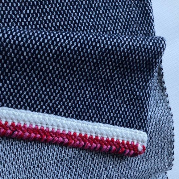 Chanel 100% cashmere scarf - Picture 2 of 8